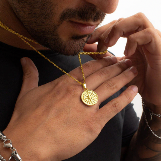 Solomen Compass Necklace - Gold